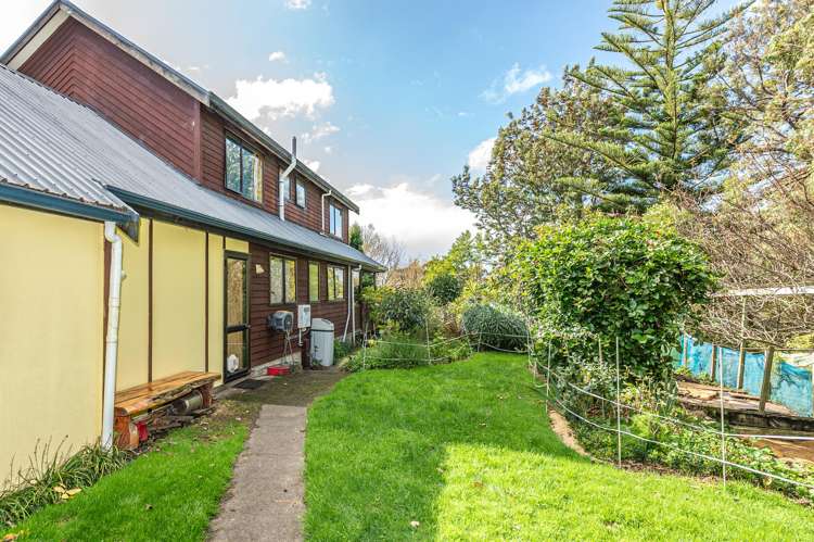 62 Shakespeare Road Bastia Hill_25