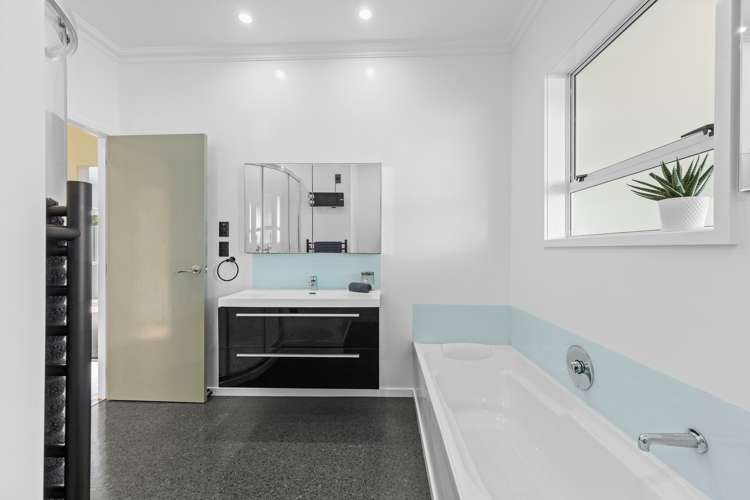 29 Curtis Street Okato_12