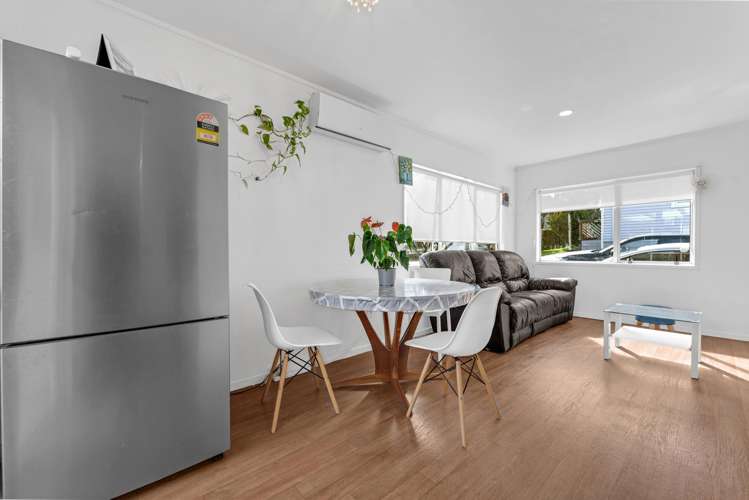 2/40 Chartwell Avenue Glenfield_5