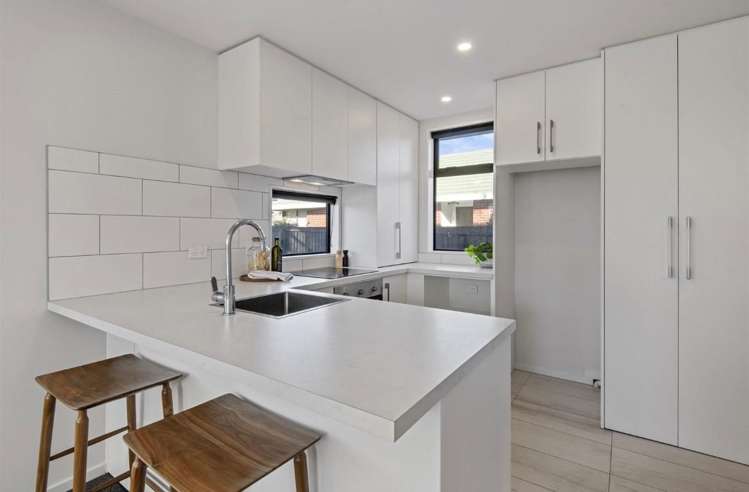 2/68 Barbour Street_1