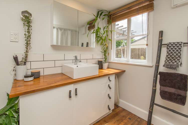 10 High Street Sefton_13