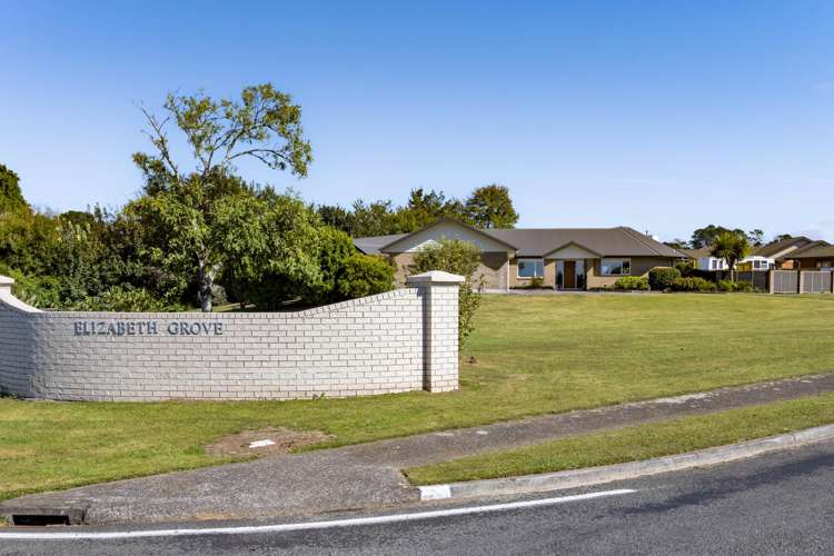 1 Elizabeth Grove Stratford_50