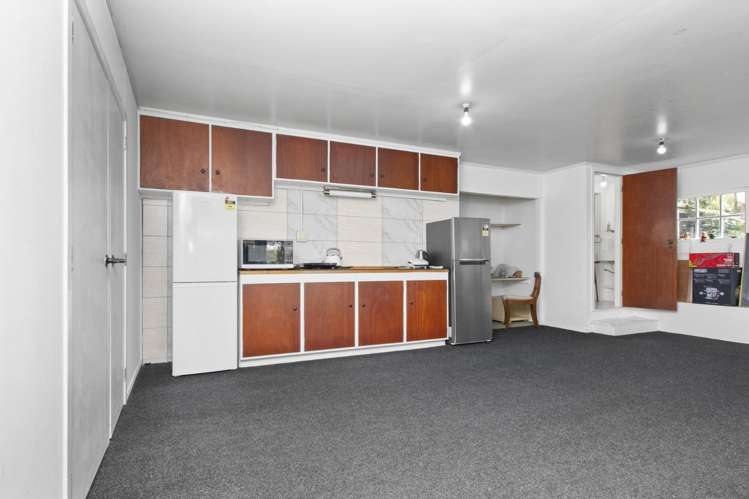 1046 River Road 10469_17