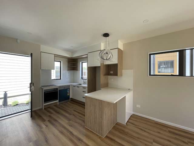 6/10 Newington Road Henderson_2