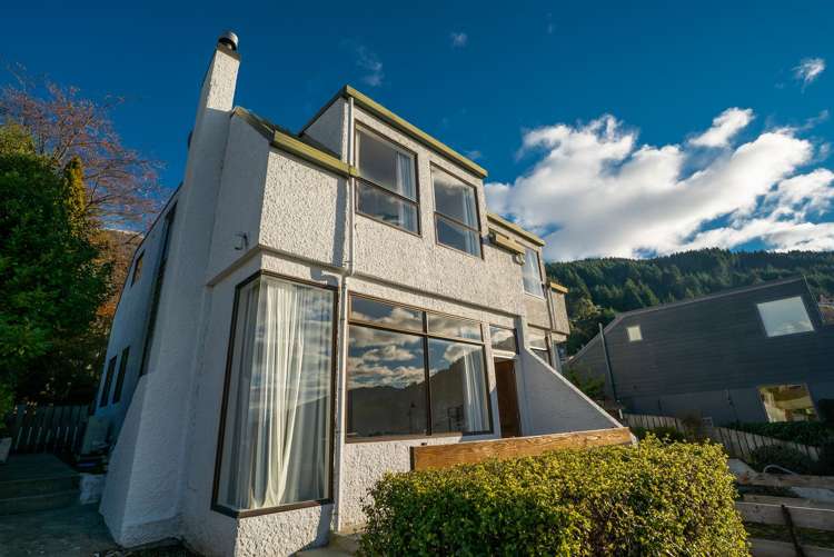 8a Wynyard Crescent Fernhill/Sunshine Bay_11