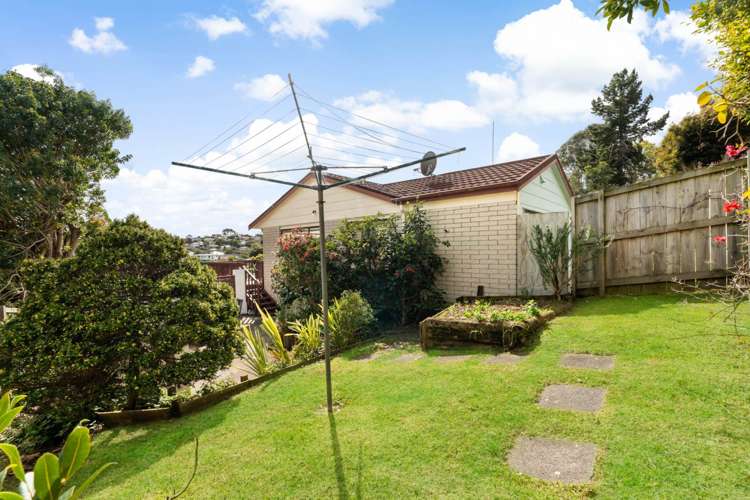 2/61 Oaktree Avenue Browns Bay_19