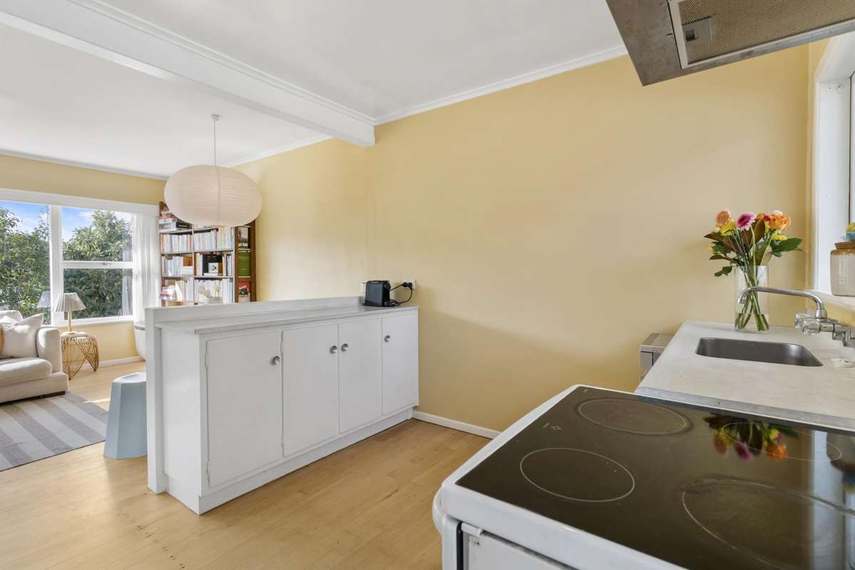 2/4 Penzance Road_3