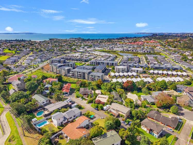 57 John Dee Crescent Red Beach_28