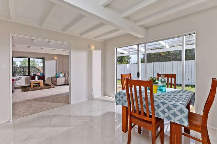 2/8 Gladstone Road Northcote_8