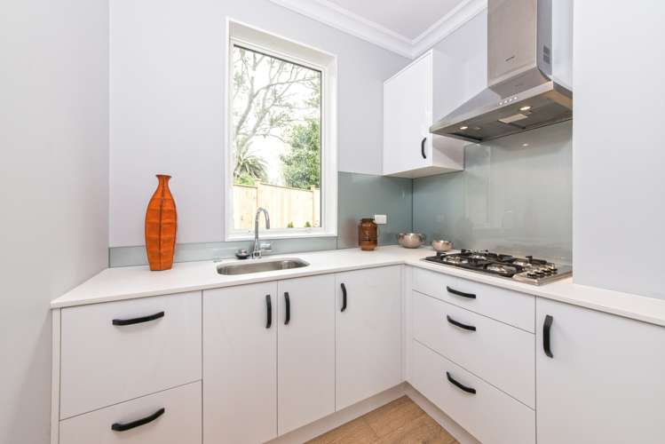 12a Springside Place New Lynn_6