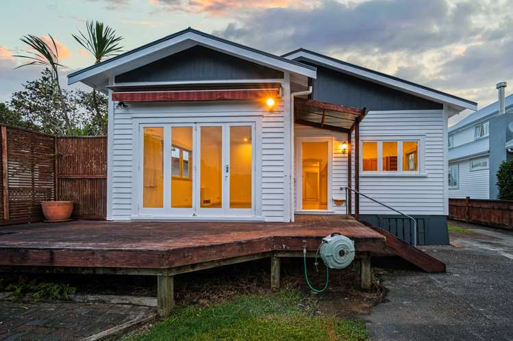 36 Te Ra Road Point Chevalier_17