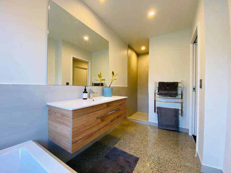 20 Penrhys Close Waitakaruru_10