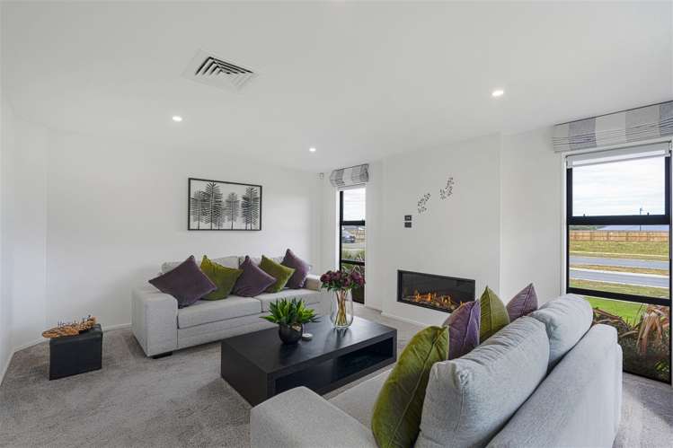 69 Southfield Drive Lincoln_7