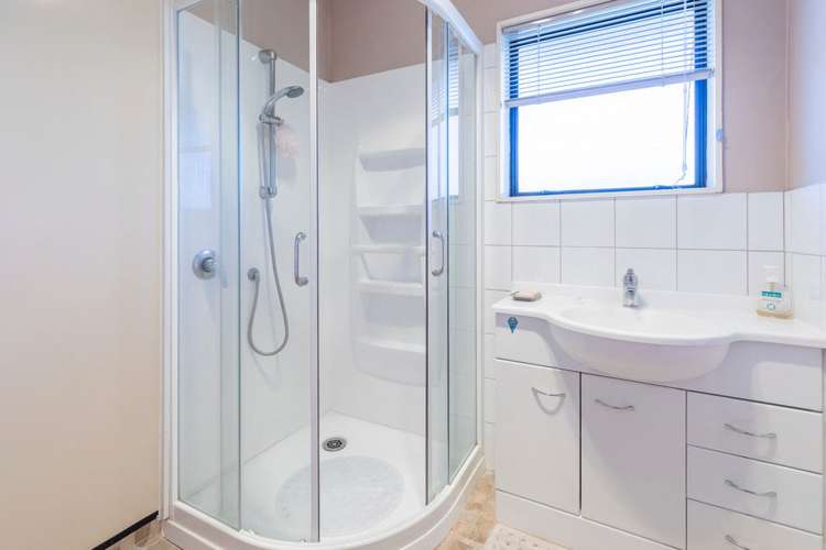 2/108 Edinburgh Street Pukekohe_7