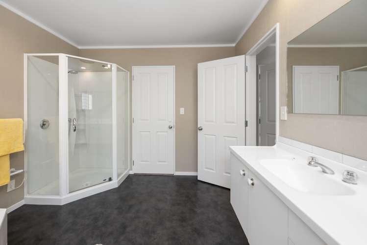 33 Grand Vue Road Kawaha Point_12