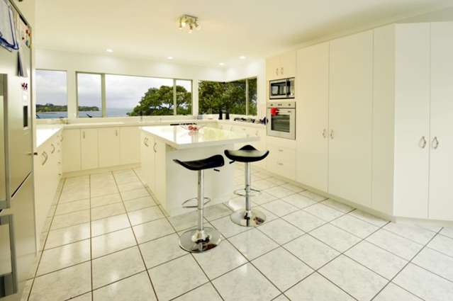 989 Whangaparaoa Road Tindalls Beach_3