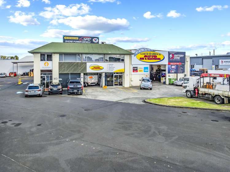 1/1-5 Cebel Place Albany_18