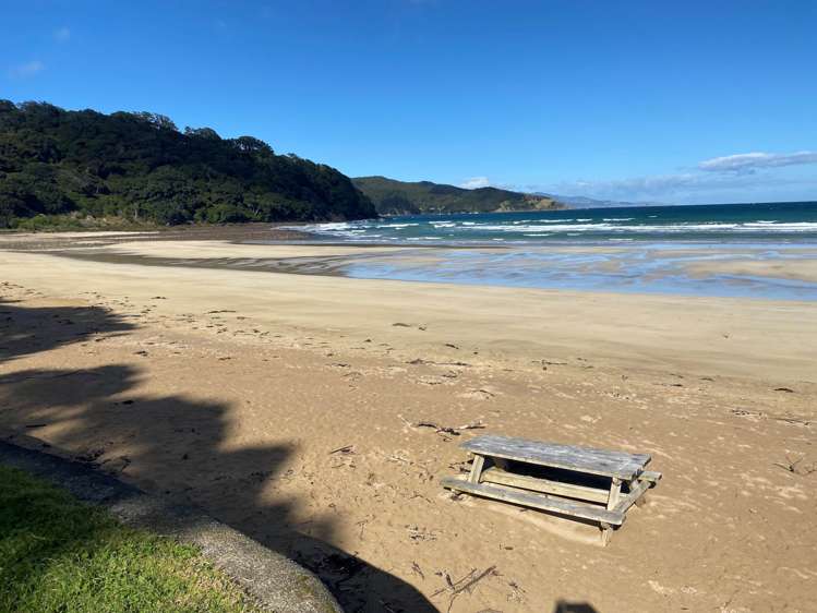 6 Iona Road Great Barrier Island_16