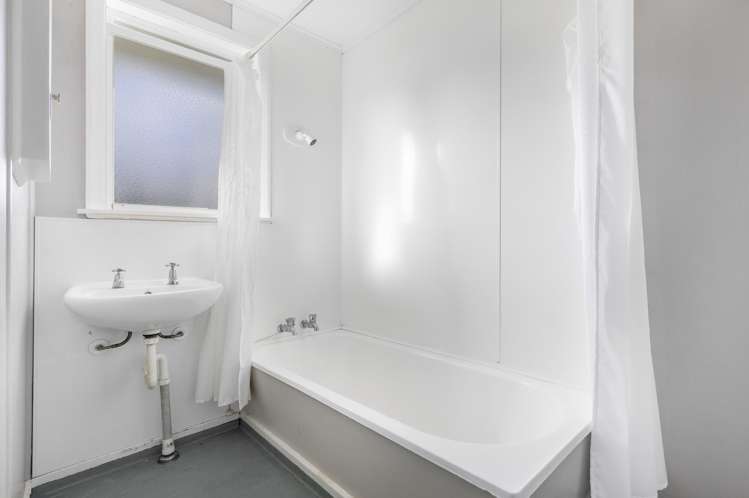 3 Lincoln Grove Cannons Creek_3