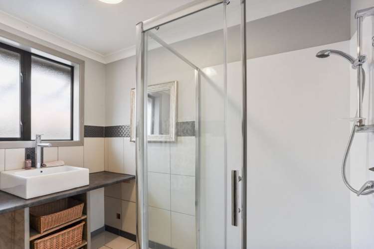 1 Hersham Place Bromley_15
