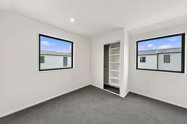 2/15 Silvester Street Woolston_4