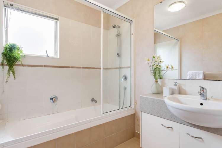 6 Chettle Court New Lynn_12