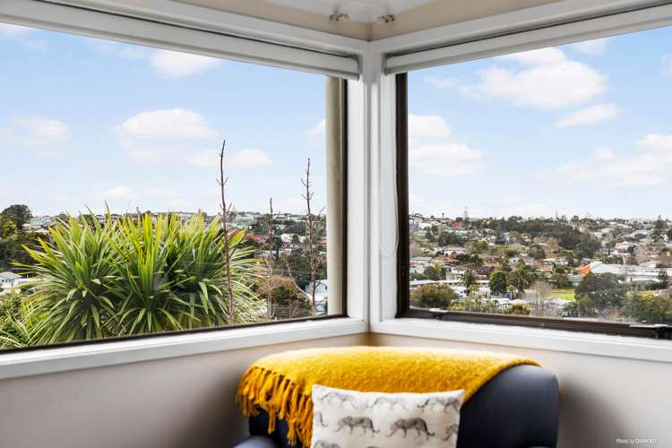 30 Shanaway Rise Hillcrest_12