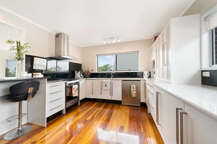229 Golf Road Titirangi_9