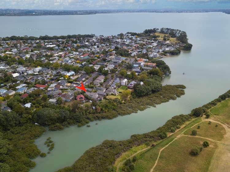 8 Lister Street Point Chevalier_23