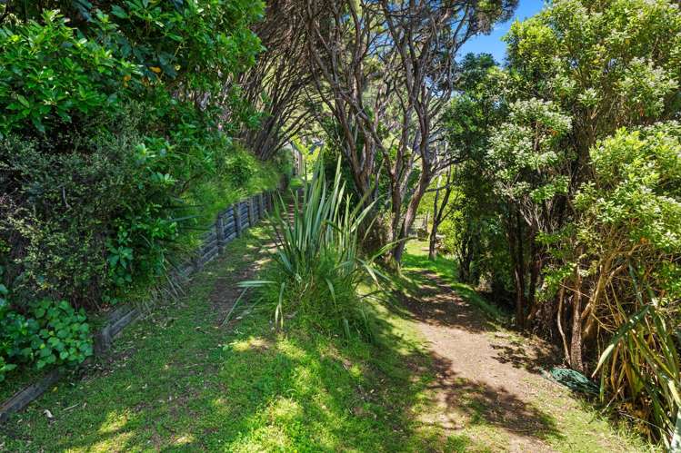 Burneys Beach Arapaoa Island_5