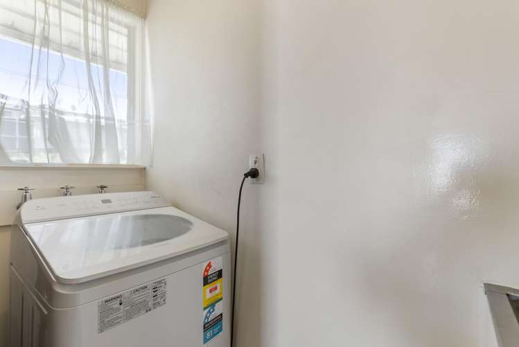 2/15 Woodall Place Totara Vale_7