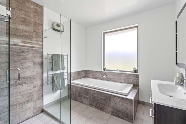 47 Matheson Crescent Albert Town_16