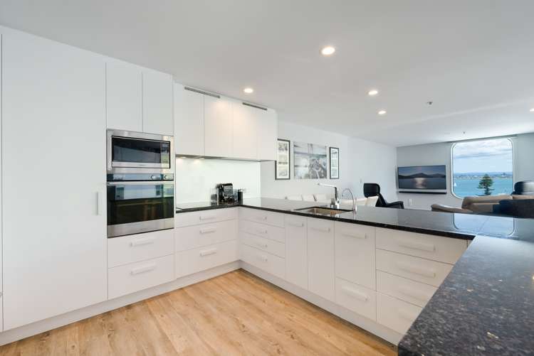 9c/1 Marine Parade Mount Maunganui_12