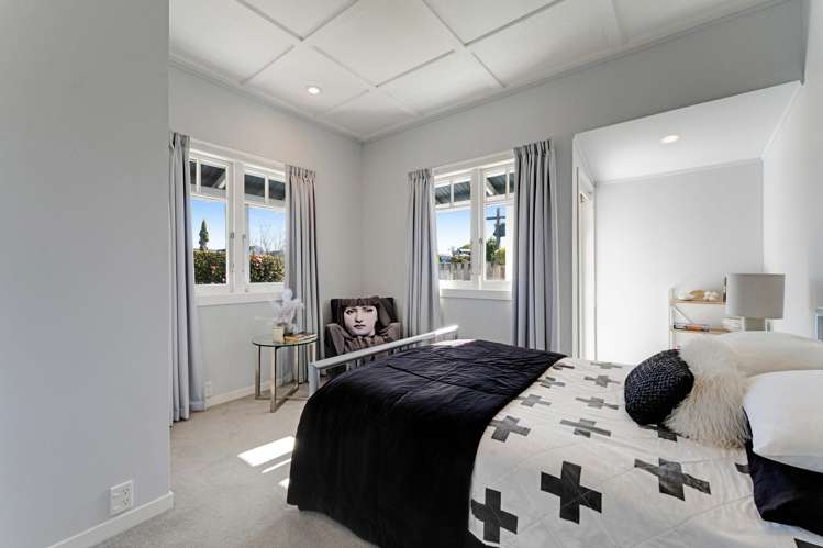 62 Beach Road Mellons Bay_26
