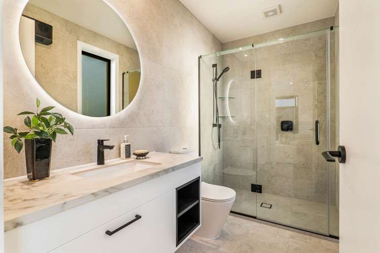 8 Lucent Lane Wainui_16