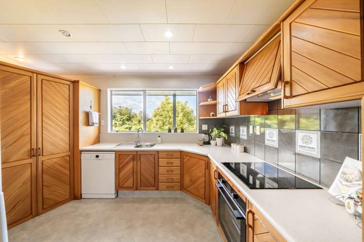 32 Gurney Road Kelson_5