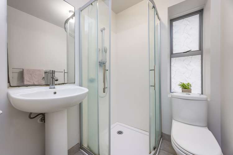 213/10 Flower Street Eden Terrace_10