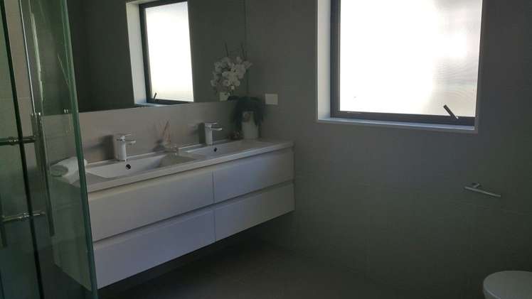 24 Rosewell Crescent Flat Bush_12