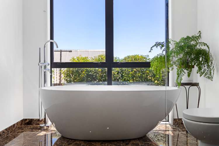 23 Golf View Close Fairhall_26