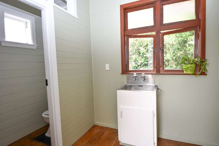 182 High Street North Carterton_12