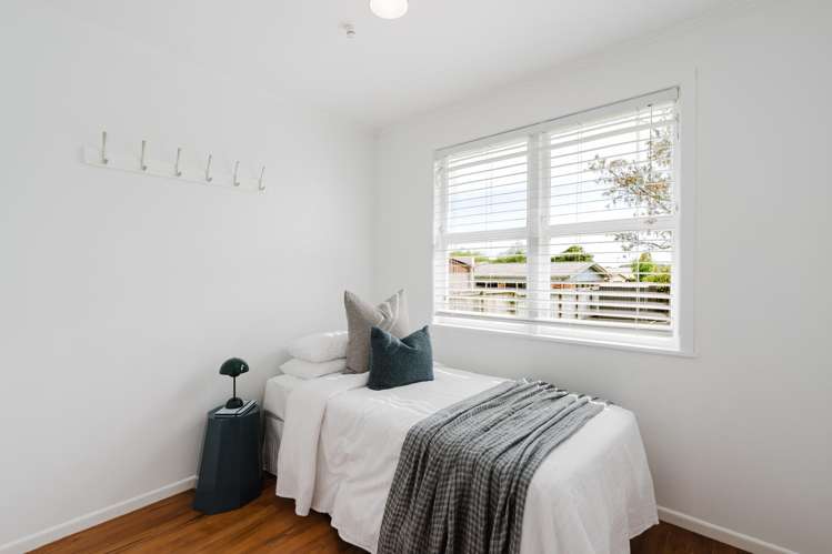 39 Garden Heights Avenue Glenview_10