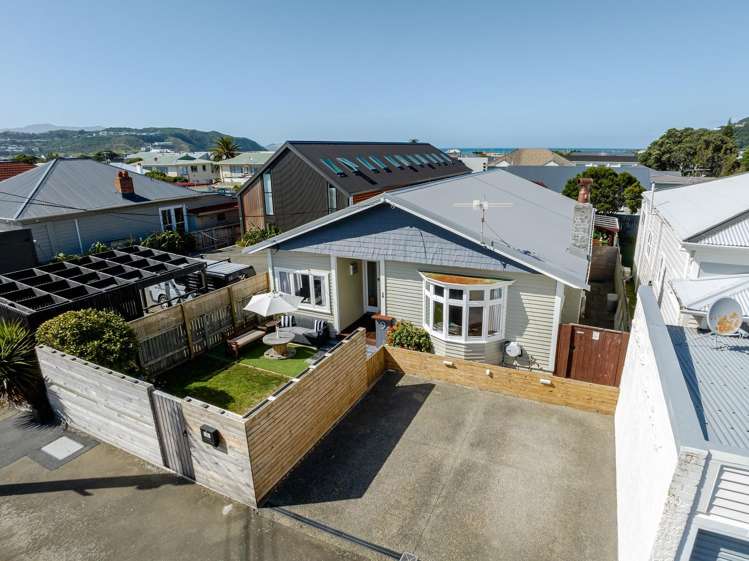 9 Wha Street Lyall Bay_19