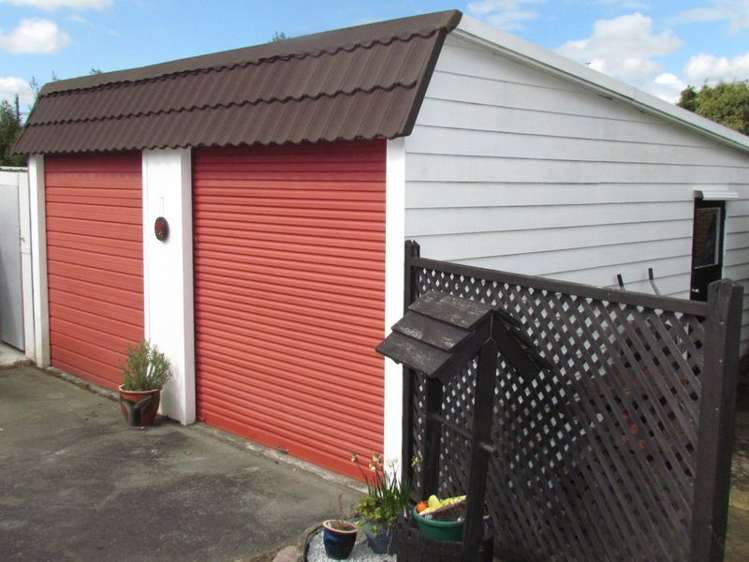 5 Alton Grove Masterton_12