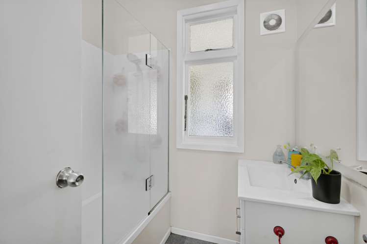 10 Mahoe Street Inglewood_13