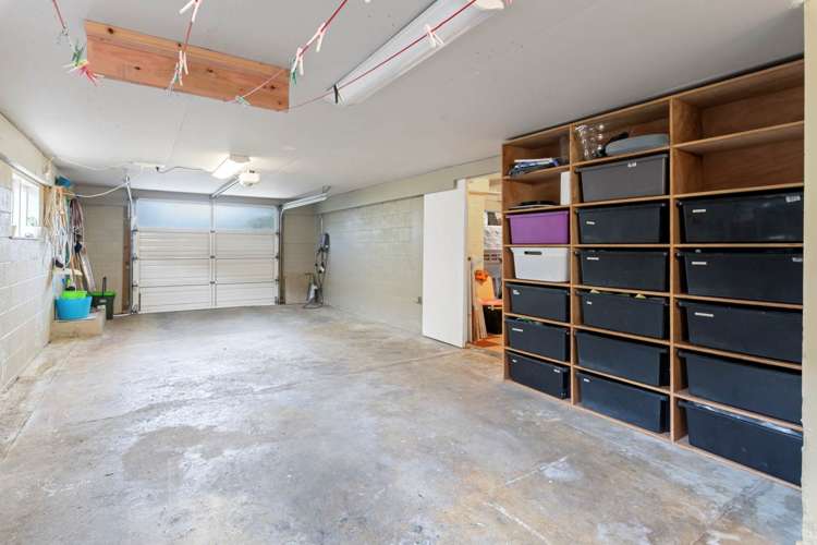 14 Bradbury Road Botany Downs_19