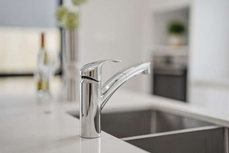 2/65 Apirana Avenue_3