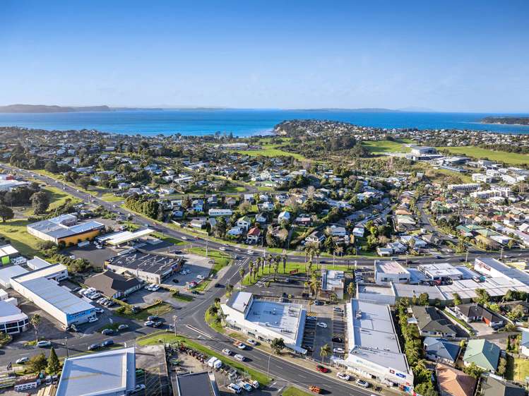 9B/15 Karepiro Drive Stanmore Bay_18