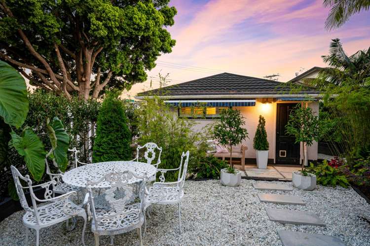 1/2 Heathcote Road Castor Bay_13