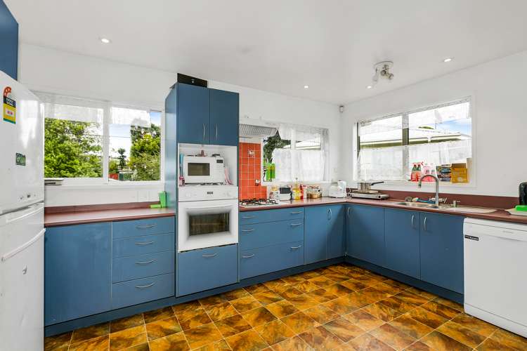 86 Point England Road Point England_9