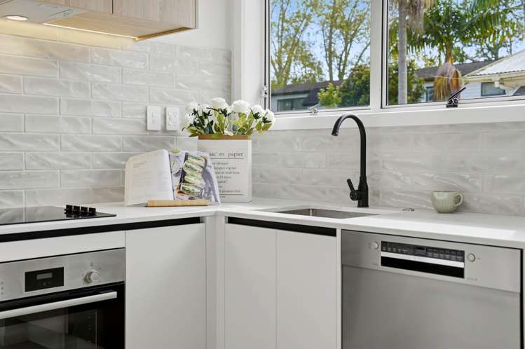 99 Riverpark Crescent Henderson_9